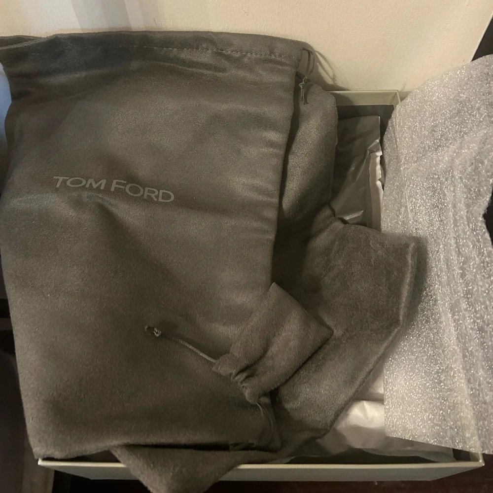 Tom Ford Black Leather Logo Embossed Ankle Boots 38.5 EU 7.5 US - Picture 5 of 7